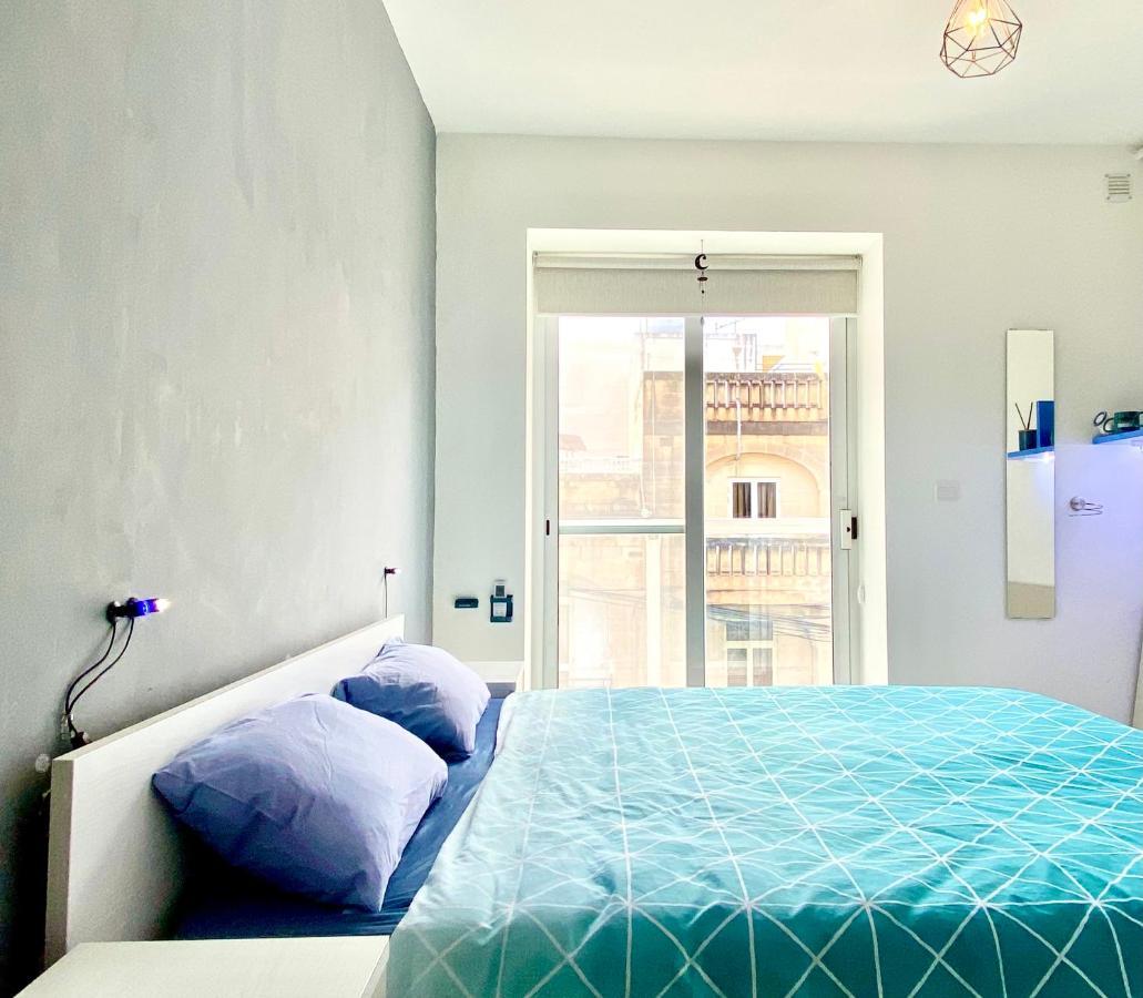 Central- Private En-Suite With Balcony In Shared Residence Pietà Exteriér fotografie