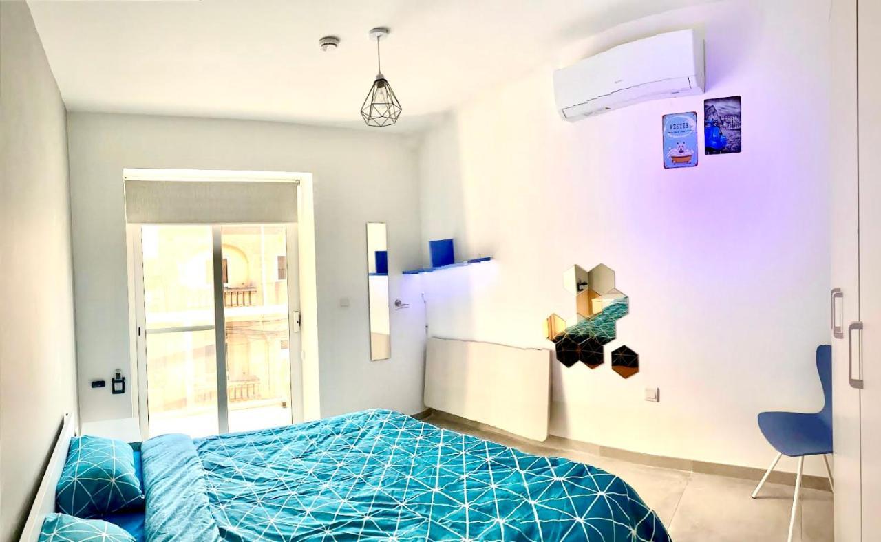 Central- Private En-Suite With Balcony In Shared Residence Pietà Exteriér fotografie